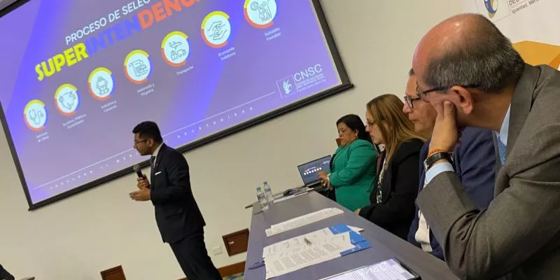 CNSC anuncia 4.200 vacantes en siete superintendencias (CNSC)