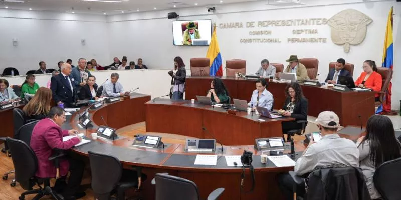 Audiencia pública sobre proyecto que buscará garantizar pensión anticipada de vejez (TW Omar Restrepo)