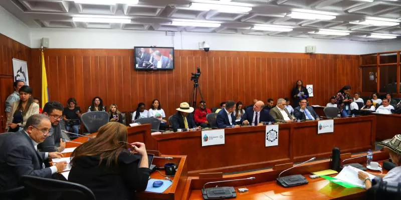 Comisión Quinta del Senado debatió durante la legislatura (TW Senado)