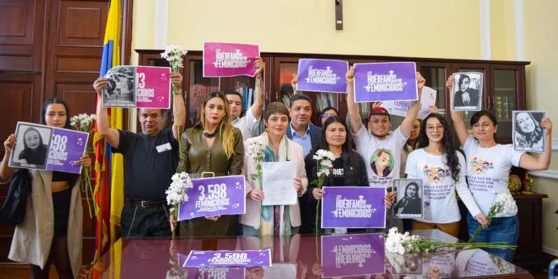 Radican propuesta para proteger a huérfanos por feminicidios (Prensa C Giraldo)