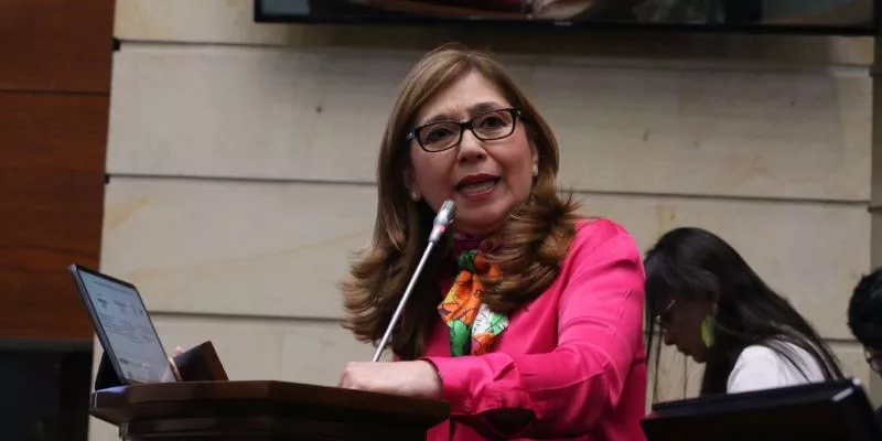 norma-hurrtado-plenaria-senado-23(prensa-senado)