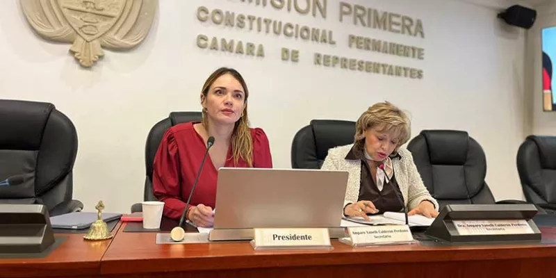 audiencia-acoso-espacio-publico-(Kroarbelaez-tw)