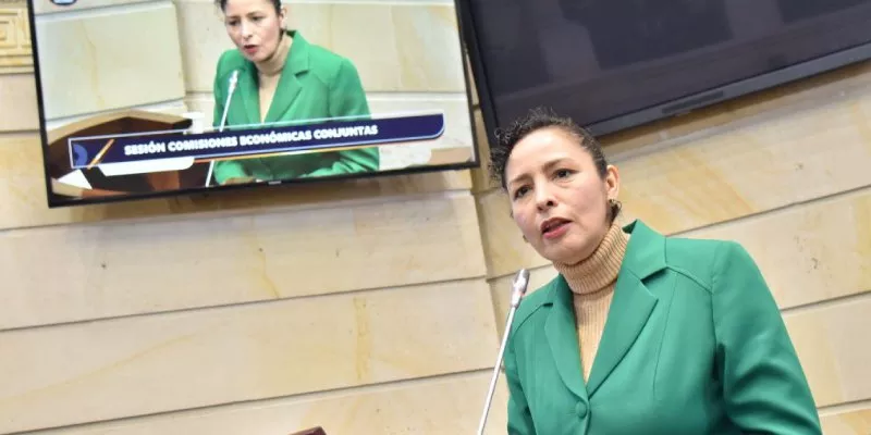 olga-velasquez-23-pgn24(camara)