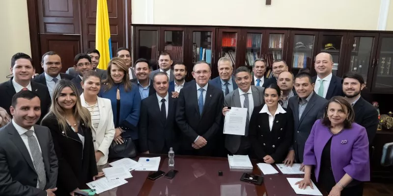 radicacion-reforma-laboral-conservadores (tw-soyconservador)