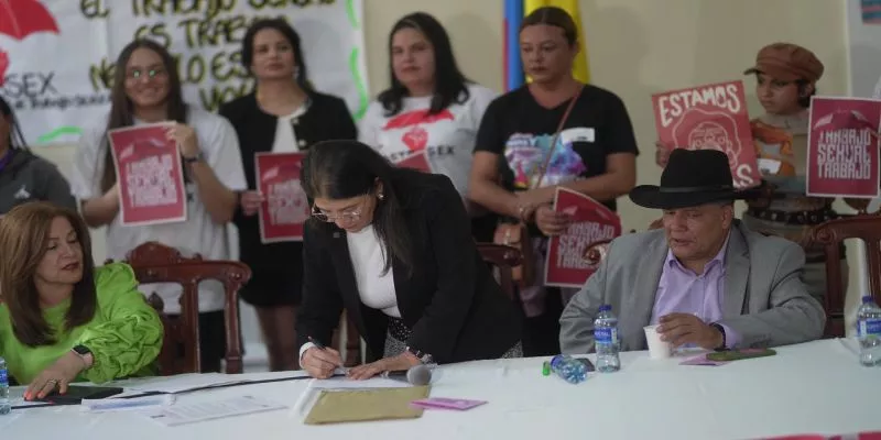 Radican el proyecto de ley que busca dignificar el trabajo sexual en Colombia (Comunes)