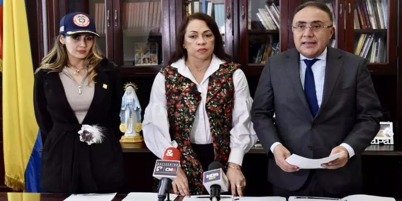 Oposición radicó proyecto para fortalecer la reforma laboral (Marelen Castillo)