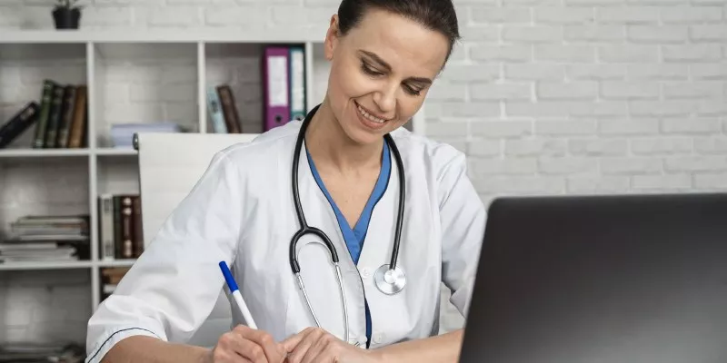 Gobierno reglamentaría la implementación del resumen digital de atención en salud (Freepik)