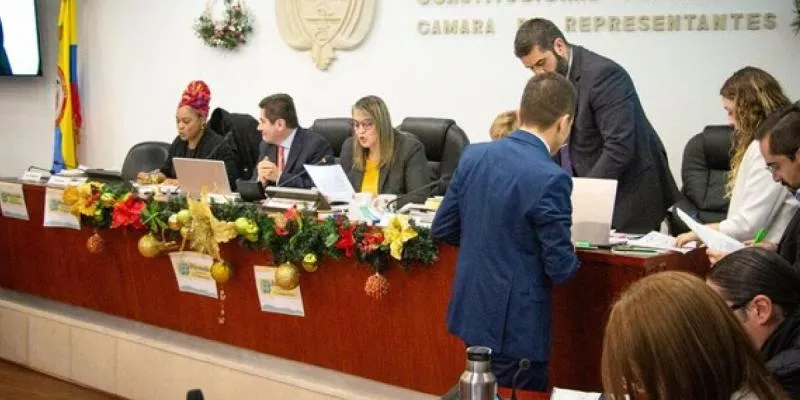 Comisión Primera de la Cámara aprobó el 80 % del proyecto que garantiza el derecho a la educación (Cámara)