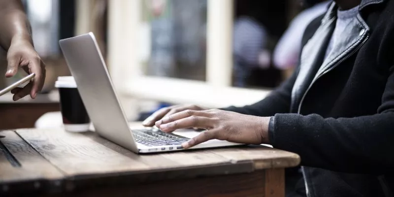 Buscan crear un certificado de responsabilidad étnica empresarial (Rawpixel)