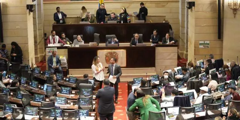 Reforma a la salud, a cinco artículos de ser aprobada en segundo debate (Cámara)