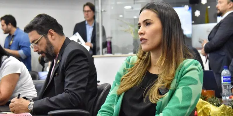 Así va la reforma a laboral: jornada nocturna desde las 7 p.m. y pago de dominicales y festivos (Cámara)