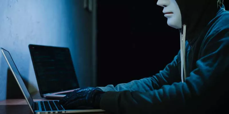 Delitos-hacker-lapton(freepik)