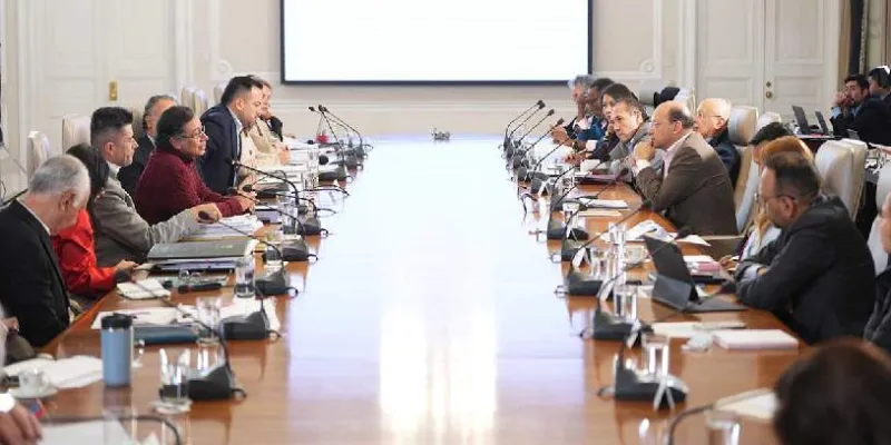 Consulta popular sigue vigente hasta que se concilie la reforma laboral: Petro (Presidencia)