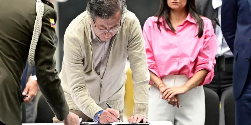 Descargue la Ley de Reforma Laboral (Presidencia)