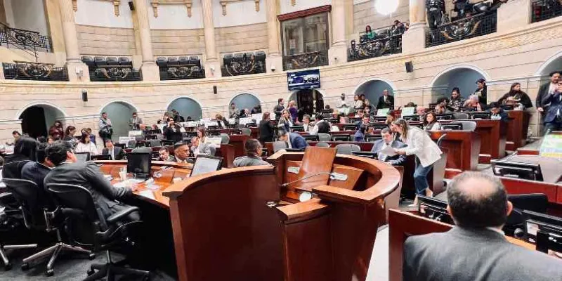 EN VIVO: Segunda plenaria en la que se discute la reforma laboral (Senado)