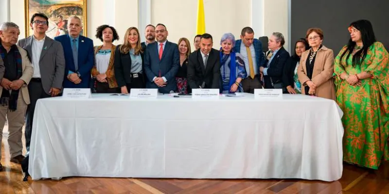 Gobierno radicó cuatro proyectos para reforzar la defensa y dignificar a miembros de la fuerza pública (Presidencia)