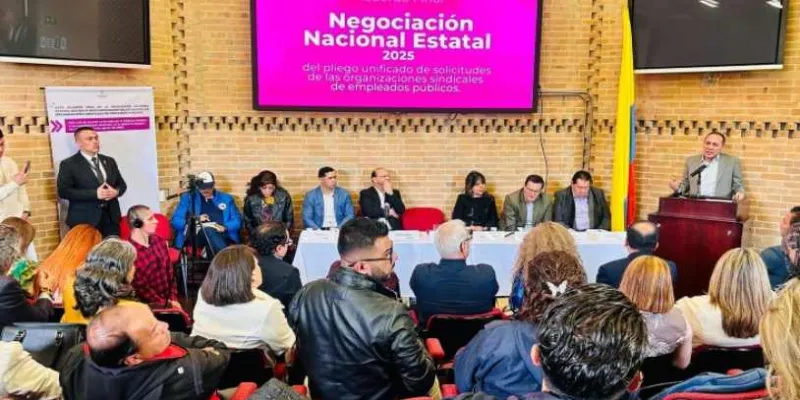 Gobierno anuncia acuerdo con trabajadores estatales (Mintrabajo)