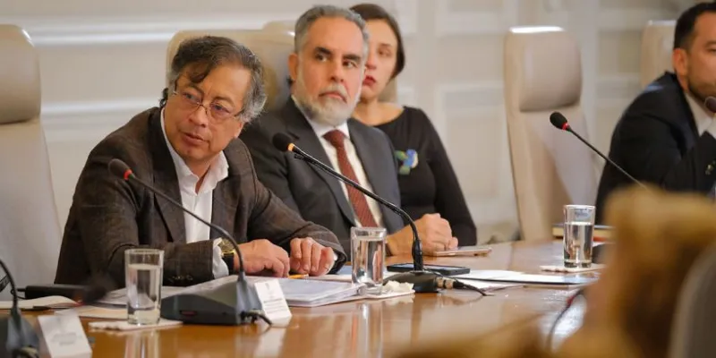 Petro ordenó investigar si exgerentes de Nueva EPS influyeron en elección de Carlos Camargo (Presidencia)