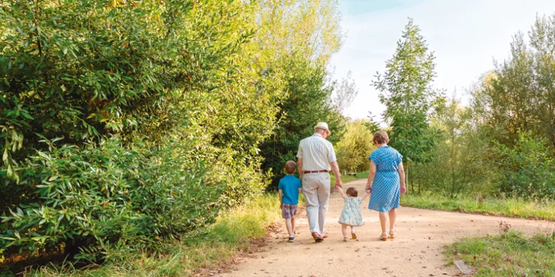 abuelos-nietos-familiaresbigstock.png