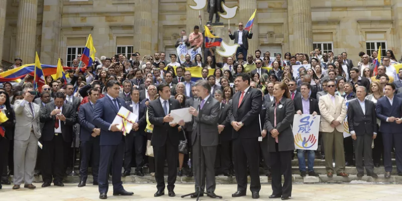 _60825-01-entregaplebiscitocongreso-1509242079.jpg