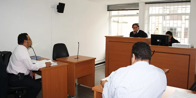 abogado-audiencia-juzgadojuanrivadeneira5-1509241706.jpg