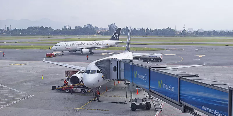 aeropuerto-aviones-bogotamac-1509242232.jpg