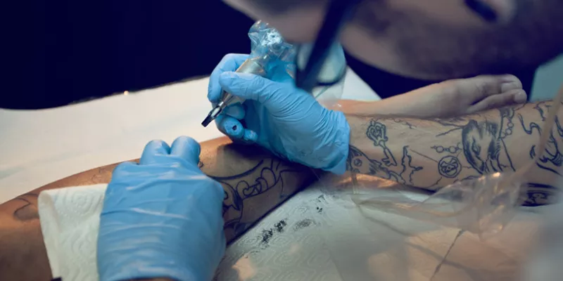 artista-tattoobigstock-1509241726.jpg