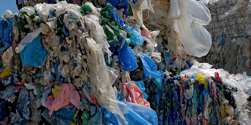 basura-plastico-reciclajeshut-1509241705.jpg