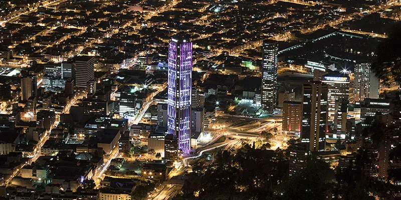 bogota-nocturna-panoramicashut-1509241694.jpg