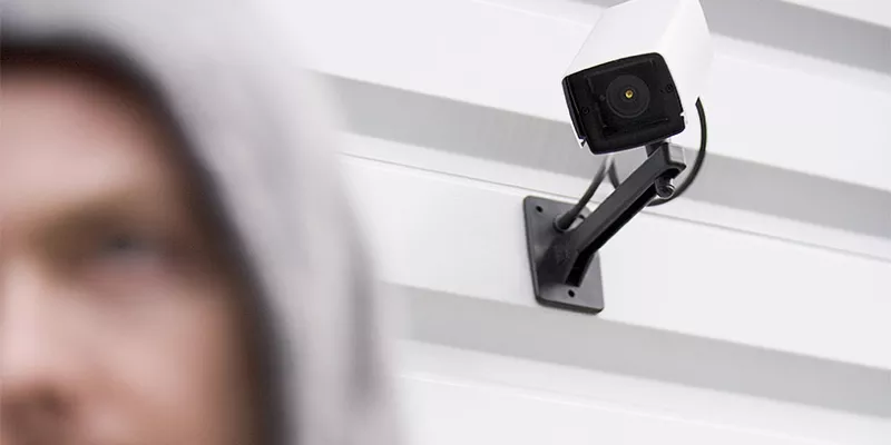 camara-seguridad-vigilanciashut-1509242208.jpg