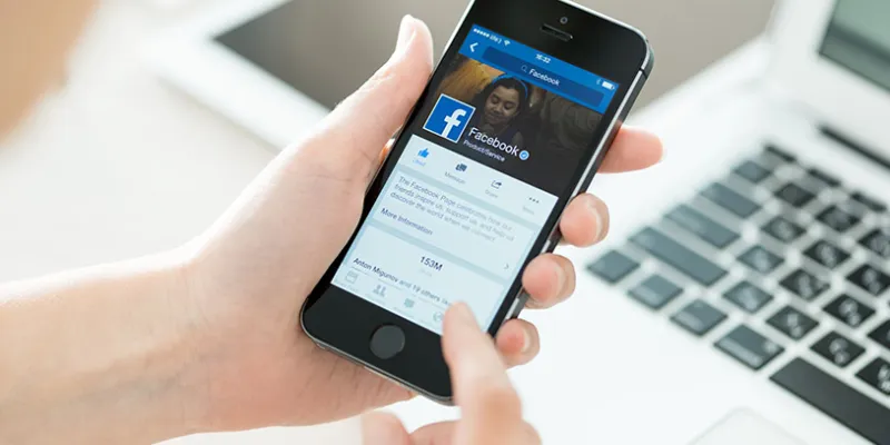 celular-redessociales-facebookbig-1509242015.jpg