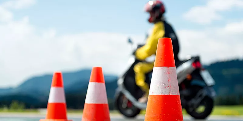 conduccion-moto-cursoshut-1509241943.jpg