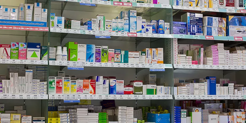 drogueria-medicamento-farmacia1big-1509241612.jpg