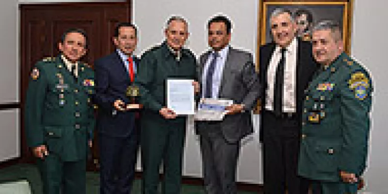 medi-150916social1-1-1509242569.jpg