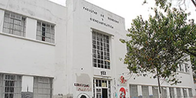 medi120626academia1-1509244001.jpg