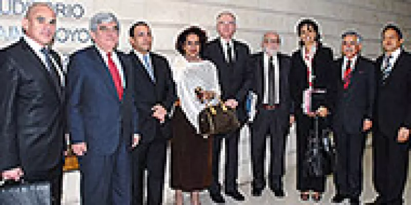 medi120806social1-1-1509243957.jpg