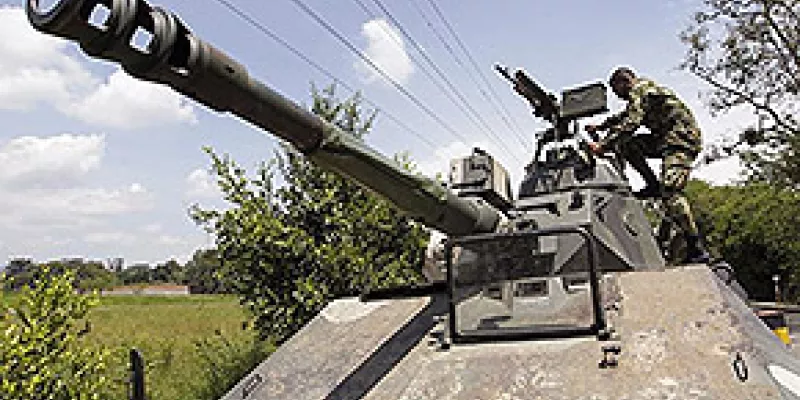 medi143005militares1-1509243233.jpg