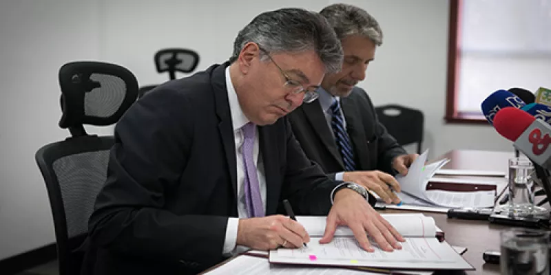 medi152105firmaacuerdocolombiaeeuu-1509242756.jpg