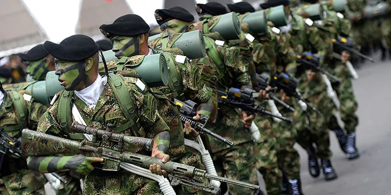 militares-desfile-soldadospre-1509242165.jpg