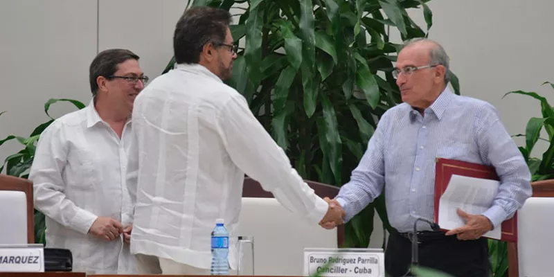 paz-conversaciones-acuerdopresidencia-1509241957.jpg