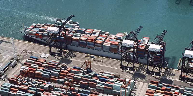 puerto-comercio-containers-barcothink-1509241984.jpg