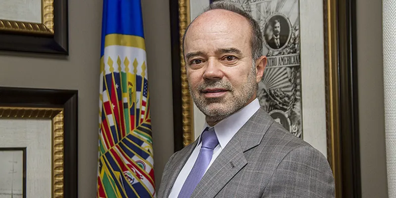 roberto20caldasarchpar-1509242244.jpg