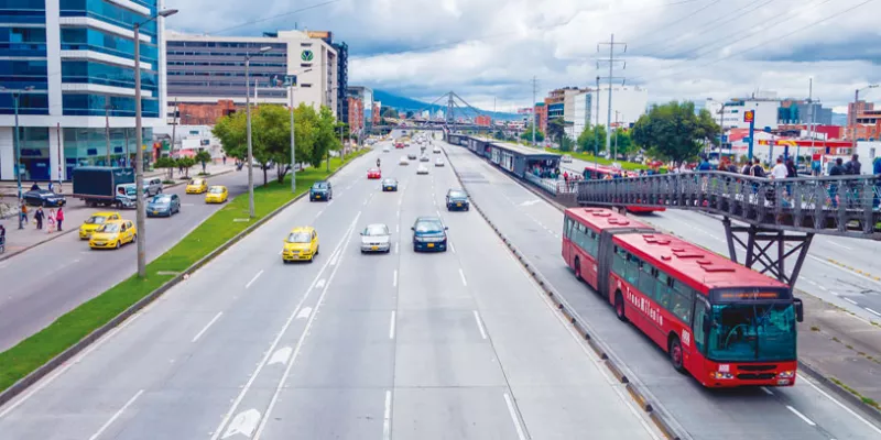 transmilenio-urbano-cuidadbigstock.jpg