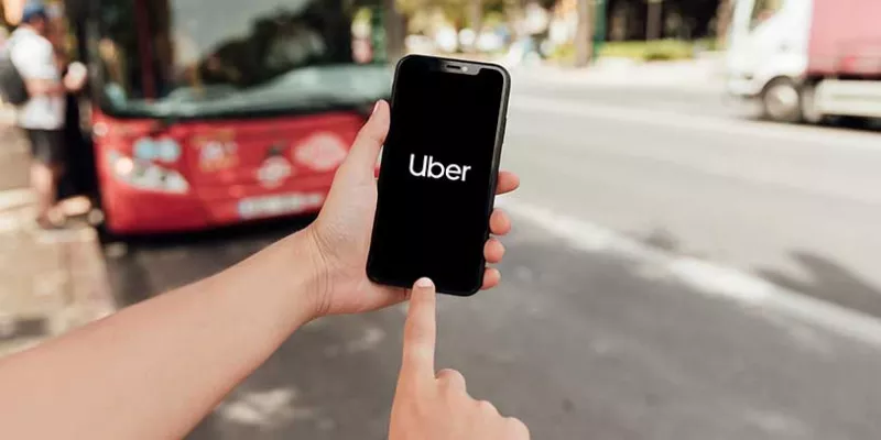 uber-transporte-celularfreepik.jpg